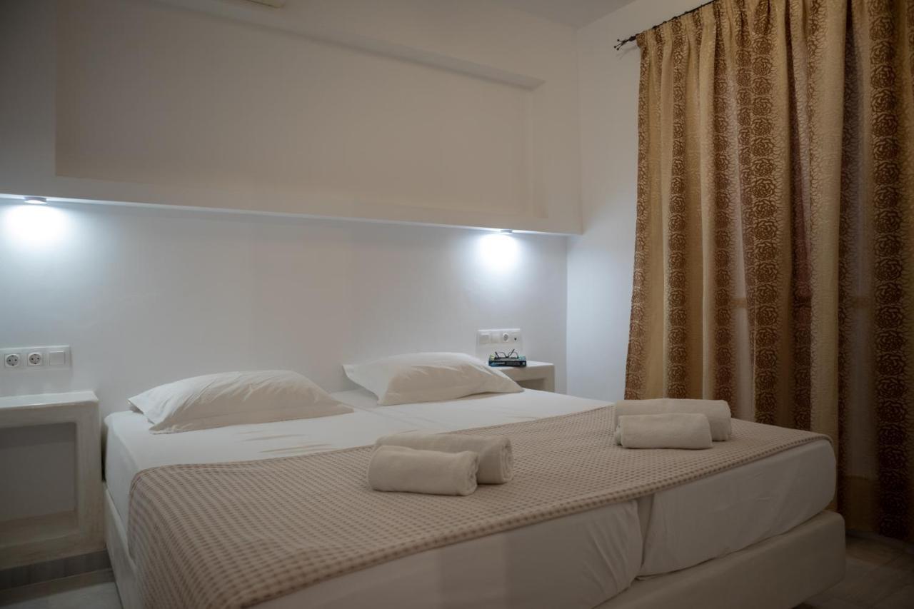 Aphrodite Hotel & Apartments イオス島 チョーラ エクステリア 写真