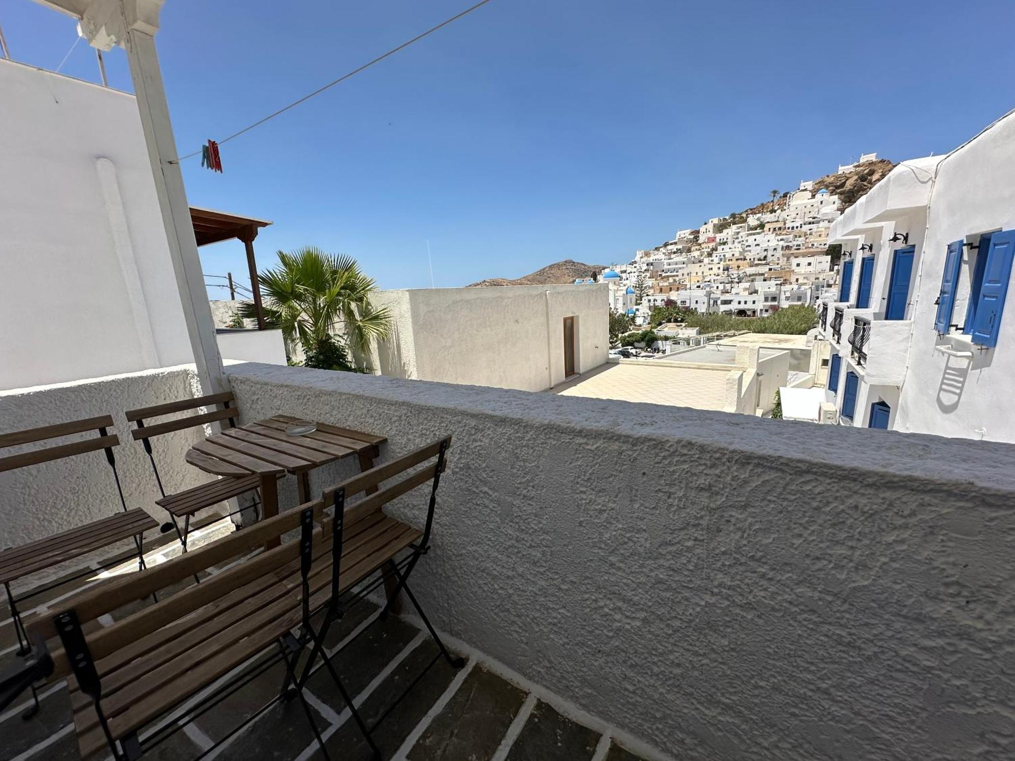 Aphrodite Hotel & Apartments イオス島 チョーラ エクステリア 写真